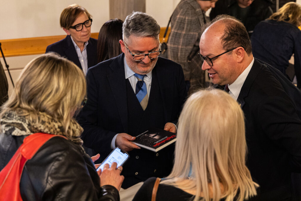 Il Caffè Letterario Codroipese mi ha invitato a presentare Digitalogia - Gabriele Gobbo